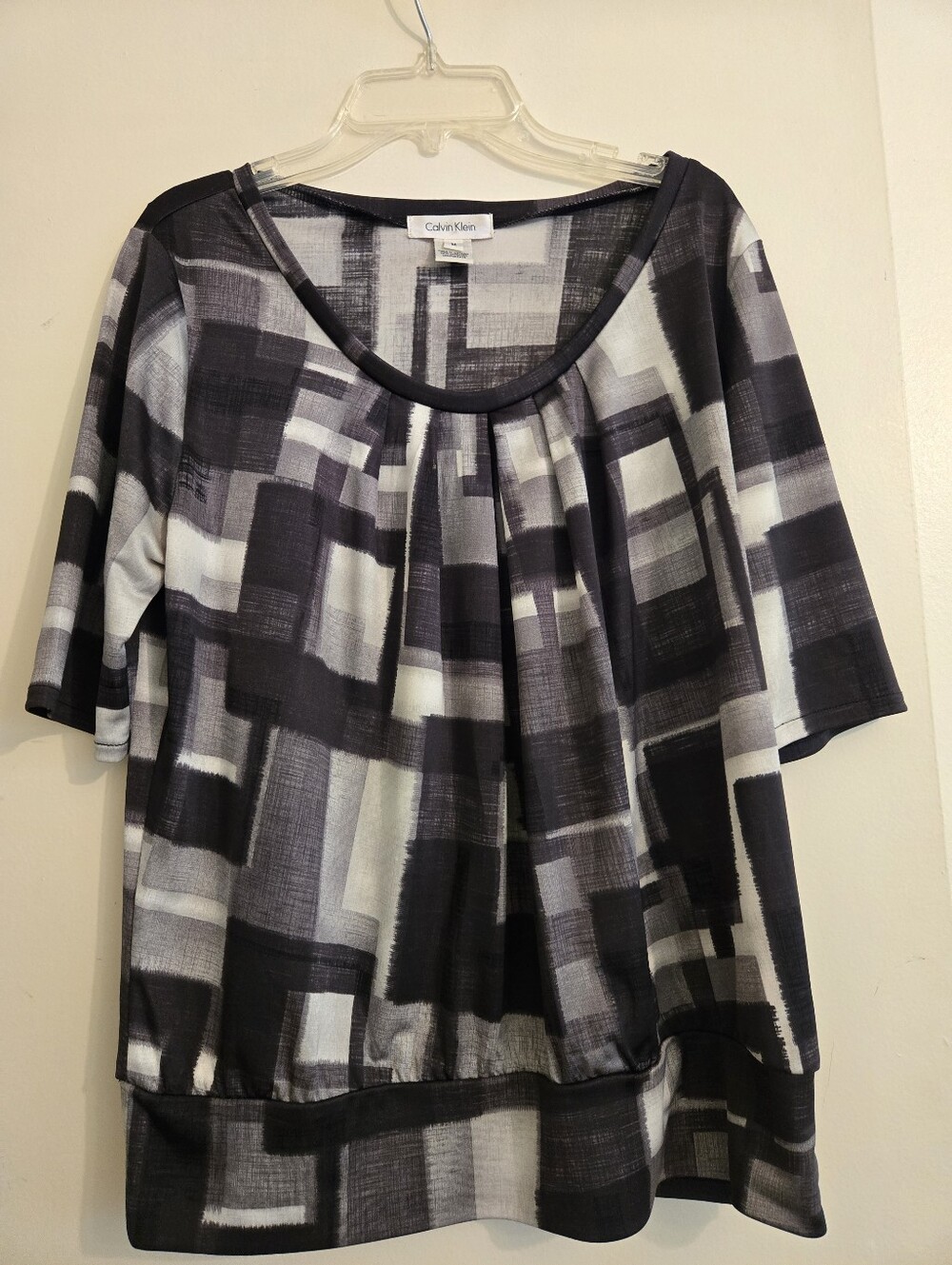 Calvin Klein Black & White Abstract Scoop Neck Tee